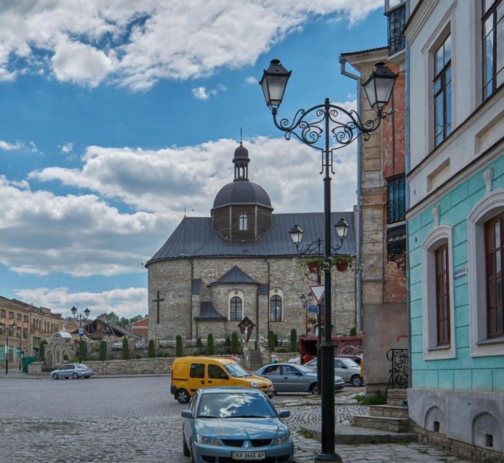 Квартира В Центрі Старого Міста З Окремим Входом Kamianets-Podilsky Extérieur photo