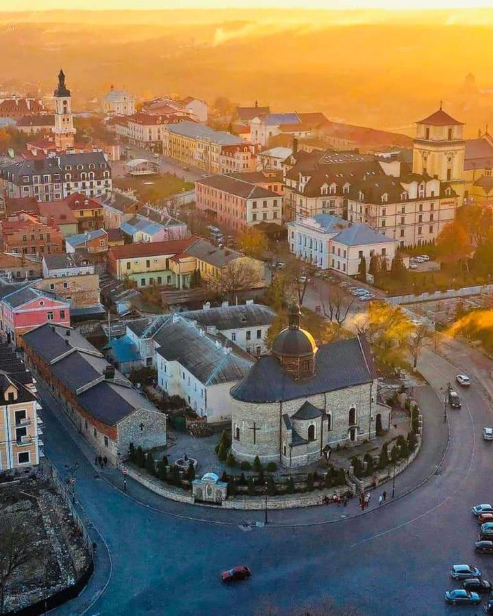 Квартира В Центрі Старого Міста З Окремим Входом Kamianets-Podilsky Extérieur photo